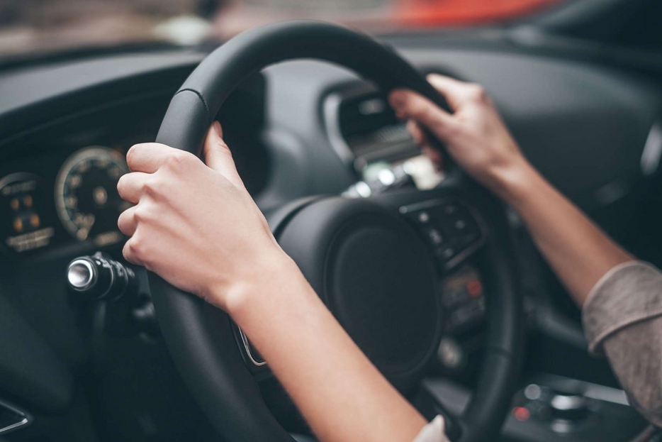 Donna incinta contesta la multa: In auto siamo in due