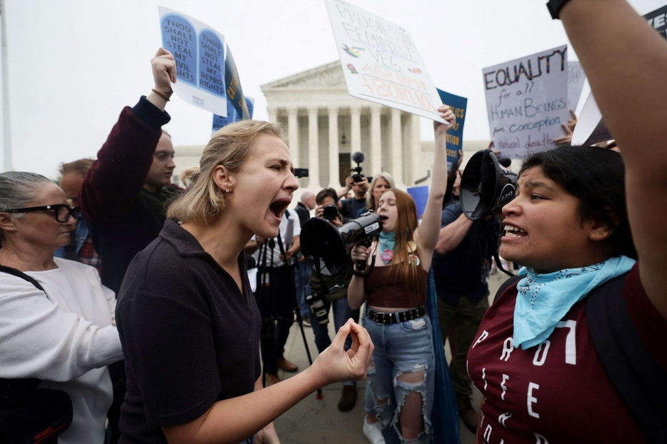 Aborto, la Corte Suprema può revocare il suo «sì». Poi parola agli Stati