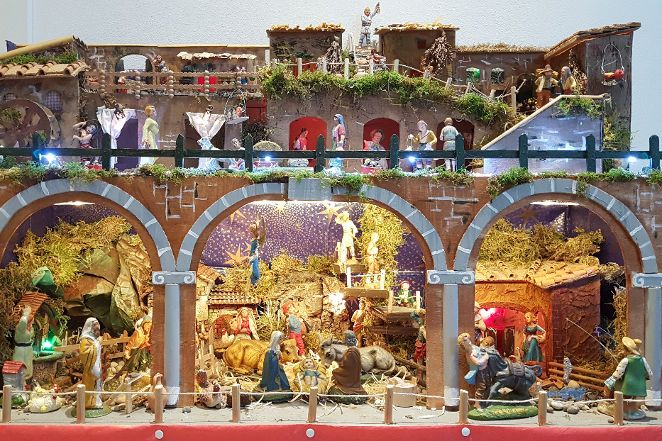 Il presepe domina il clima natalizio: un'opera d'arte,un segno di fede e un  invito all'accoglienza