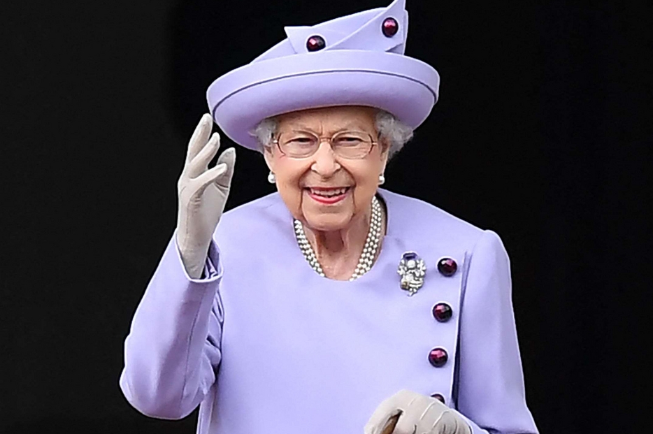 La regina Elisabetta II è morta. La commozione del mondo intero