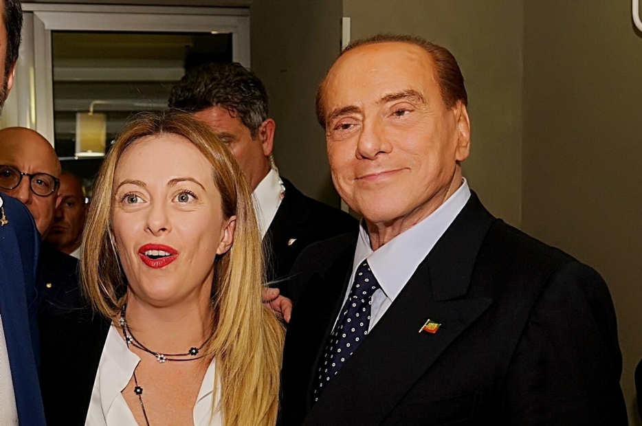 Berlusconi Rilancia La Flat Tax Meloni Italia In Ritardo Sul Pnrr