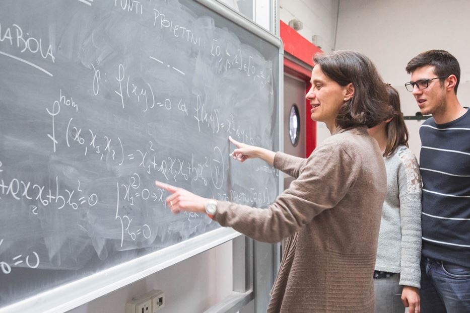 Scuola, concorsi per 30mila insegnanti. Tra le prove la lezione simulata