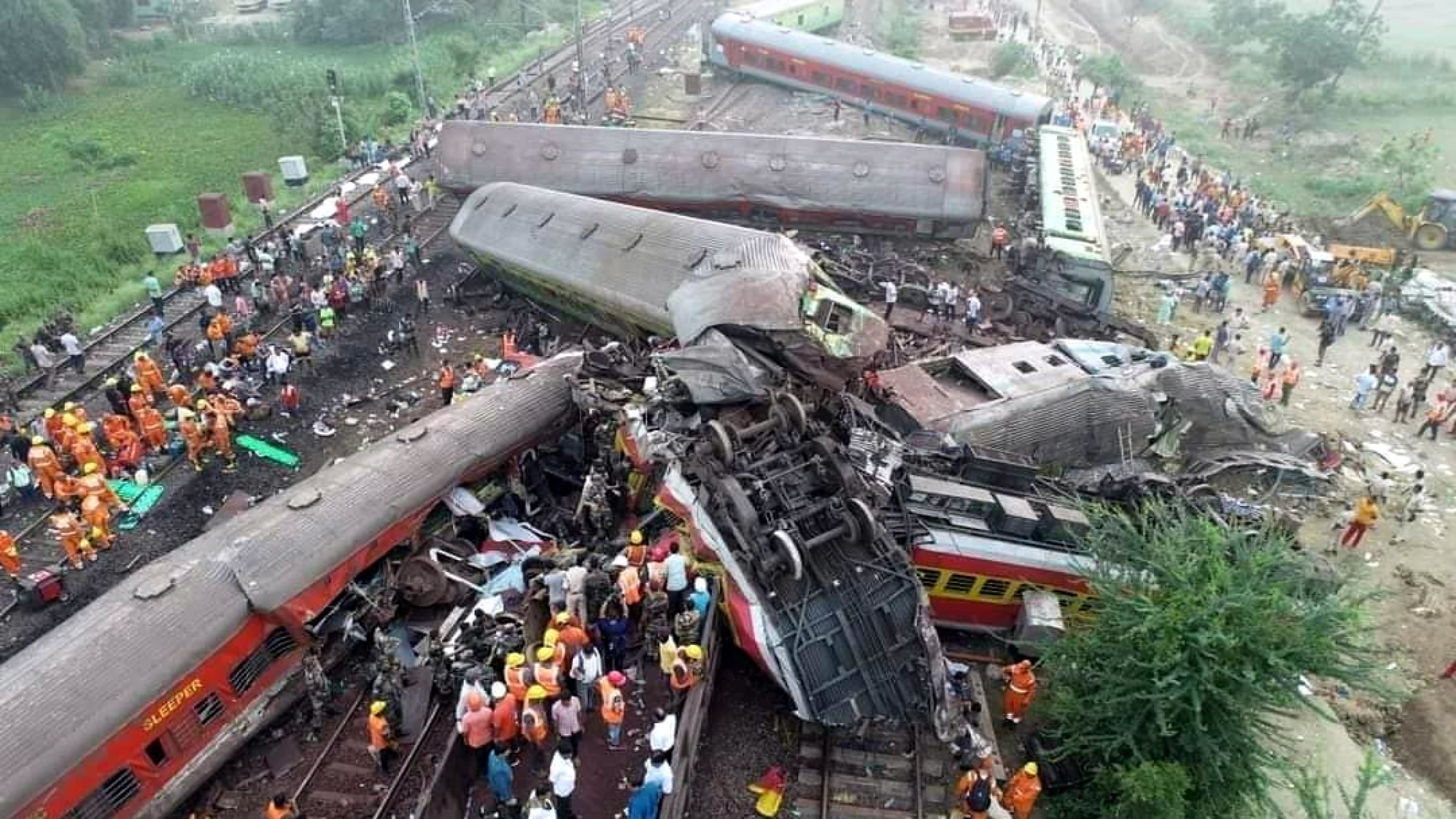 Scontro Fra Treni Nell'Orissa: Salito A 288 Morti Il Bilancio, 900 Feriti