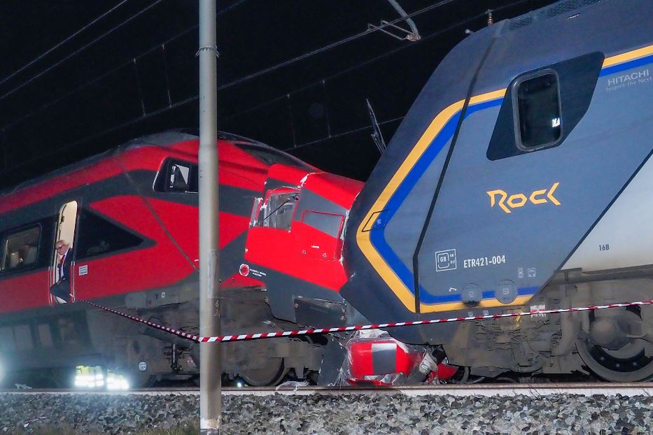 Urto Fra Treni, 17 Feriti Lievi. Gravi Ritardi