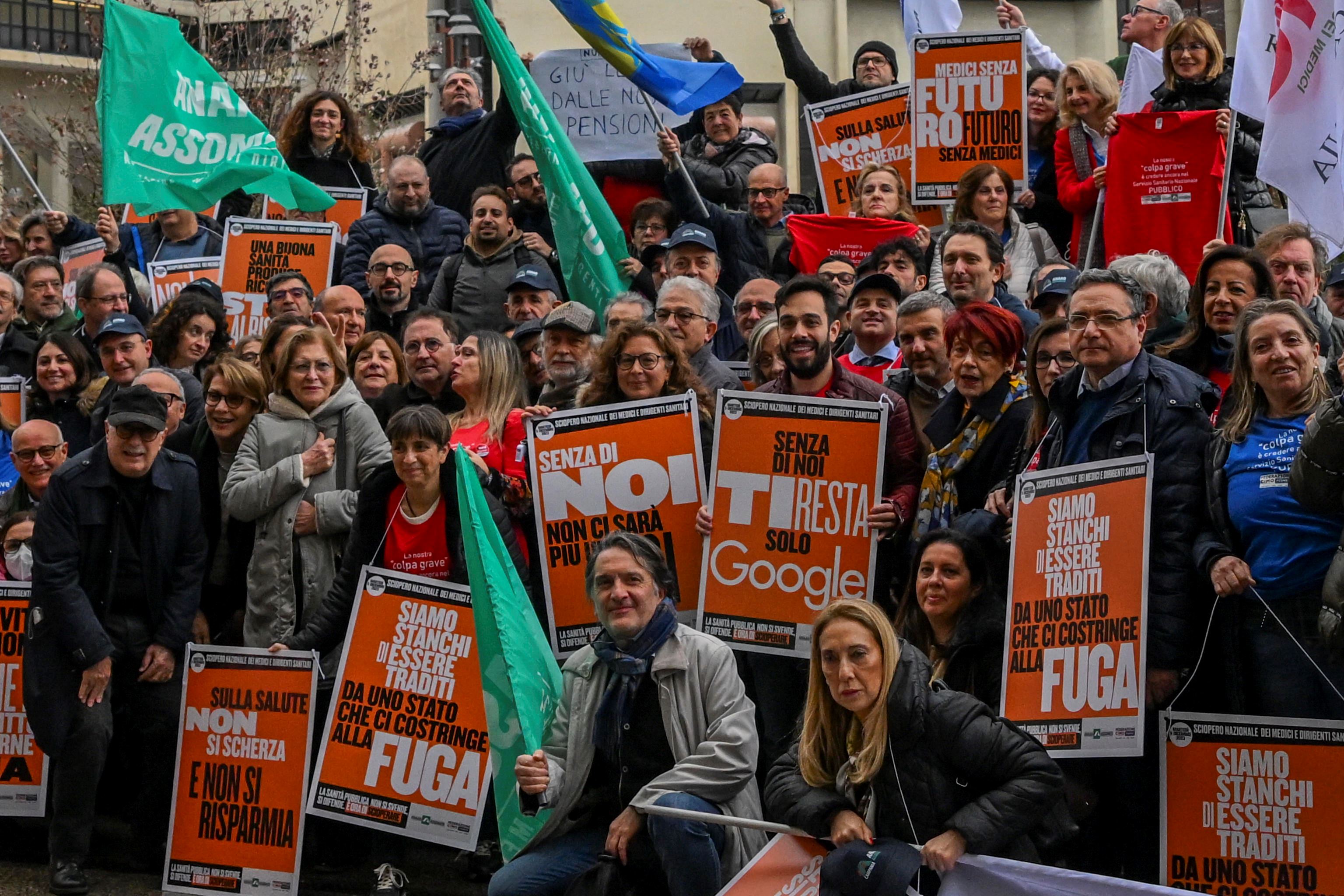 I sanitari in sciopero a Napoli