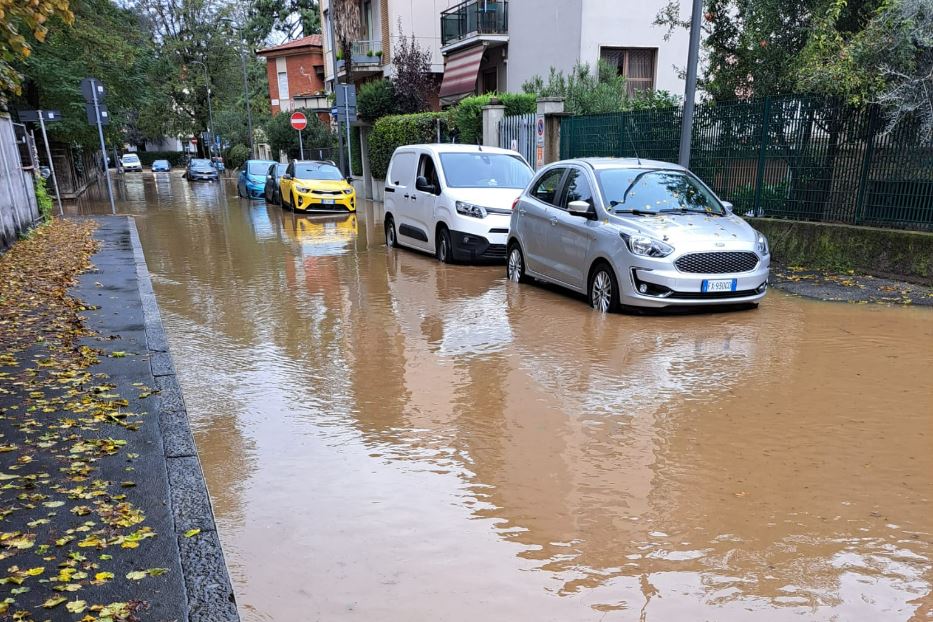 Milano, Esonda Il Seveso: Strade E Sottopassi Allagati