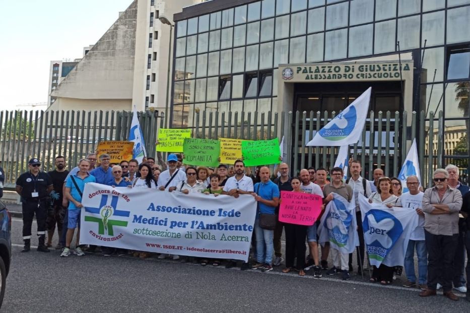 Terra dei Fuochi, l'ultima beffa: «Chi ha inquinato riavrà i suoi beni»