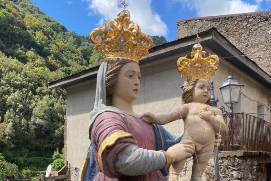 La Madonna Di Polsi Abbraccia La Locride E Tutta La Calabria