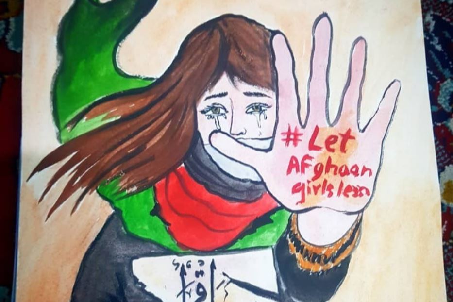 "Let afghan girls learn", recita la scritta sulla mano di uno dei disegni delle allieve di Darya, che hanno ricevuto i loro diplomi anche grazie al sostegno di Avvenire