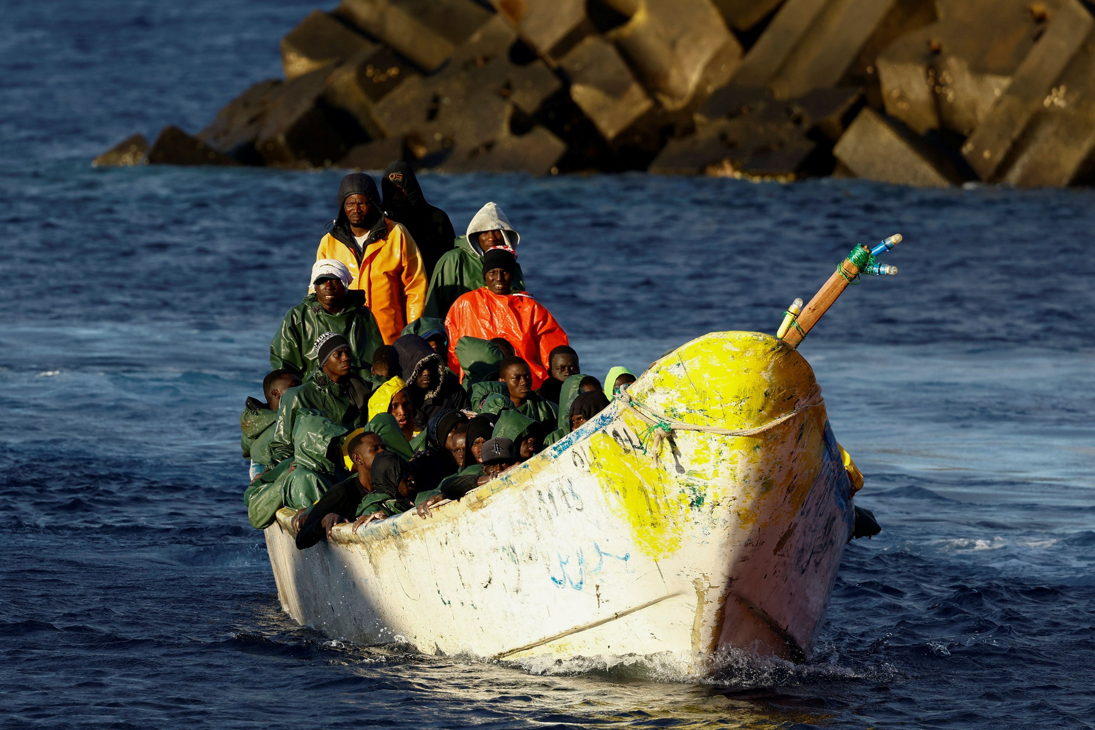 Le filippine non sono tutte domestiche e i migranti non sempre clandestini