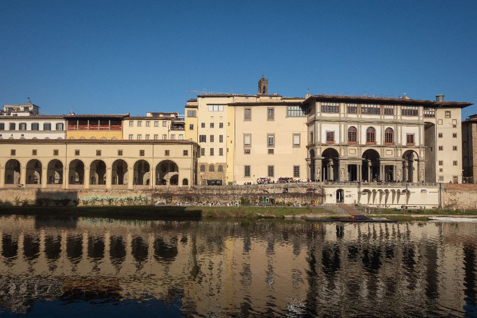 Il Corridoio Vasariano, a Firenze, realizzato nel 1565 e ora riaperto al pubblico