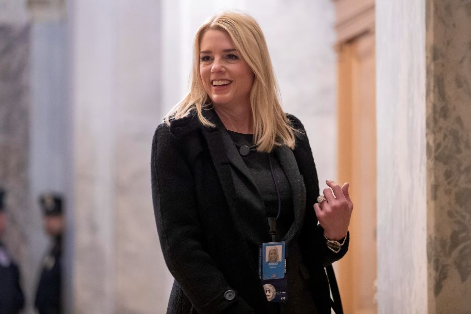 Trump ha scelto: sarà Pam Bondi la nuova ministra della Giustizia