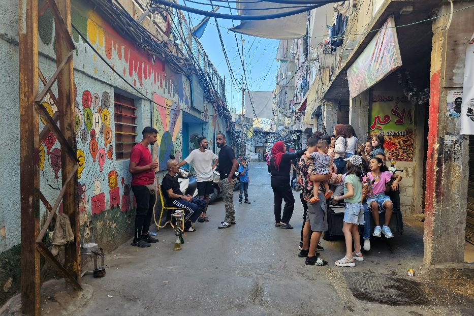 Alcune immagini del campo di Chatila, di fatto un quartiere di Beirut, sorto a partire dal 1948 per dare rifugio ai profughi palestinesi. A loro nel tempo si sono aggiunti i superstiti di altre guerre mediorientali