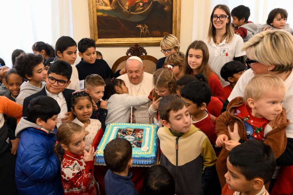 Il Papa: «Nessun bambino è un errore». Gaza, «crudeltà bombardare i piccoli»