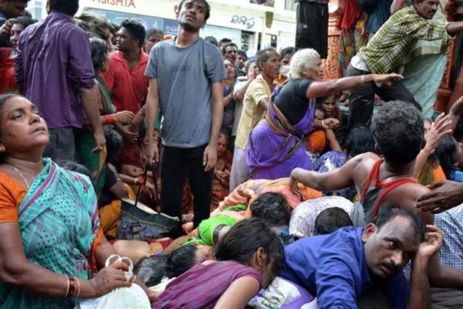 Calca a un evento religioso indù: «Almeno 97 le vittime»