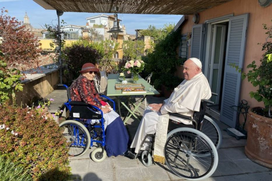 Il Papa è andato a trovare Emma Bonino