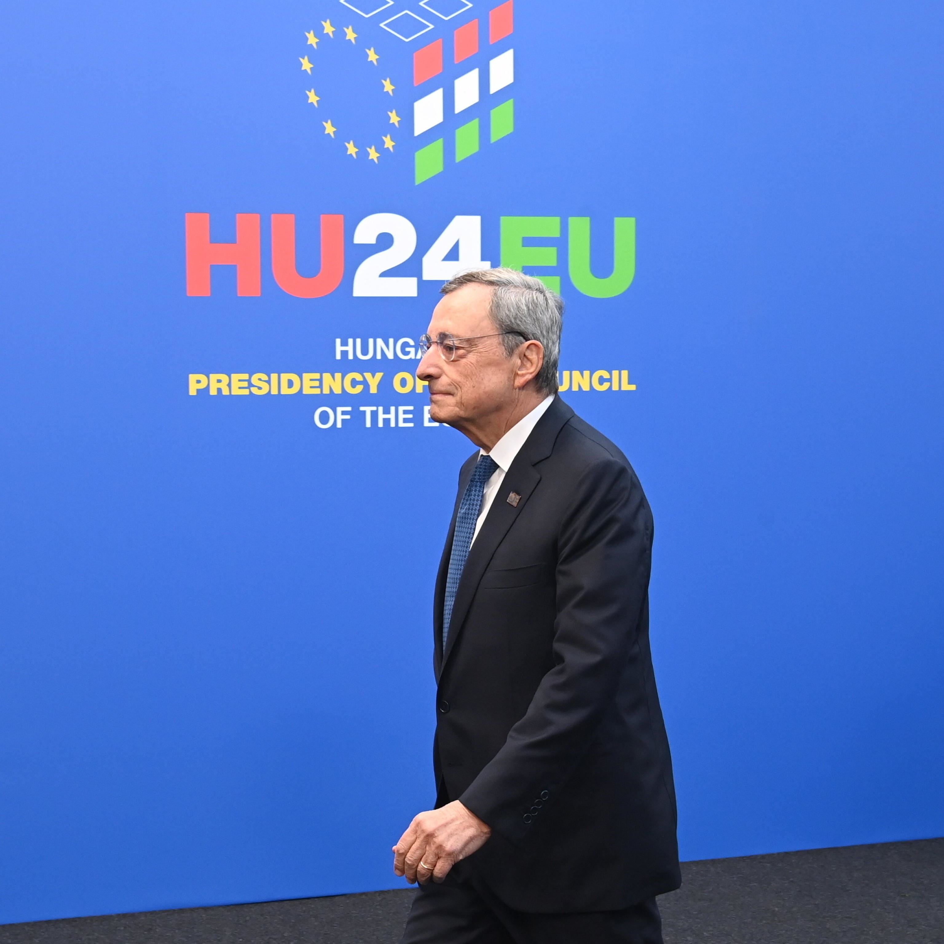 Draghi partecipa al vertice Ue di Budapest