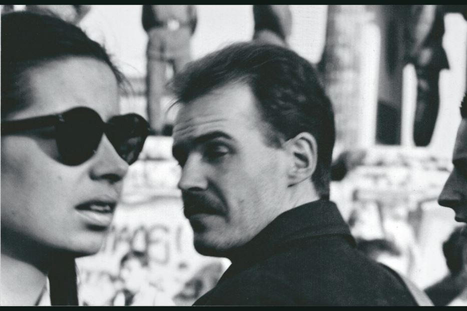 Storia adottata: Al Muro di Berlino,1989. Dal libro di Katja Petrowskaja, "La foto mi guardava", Adelphi