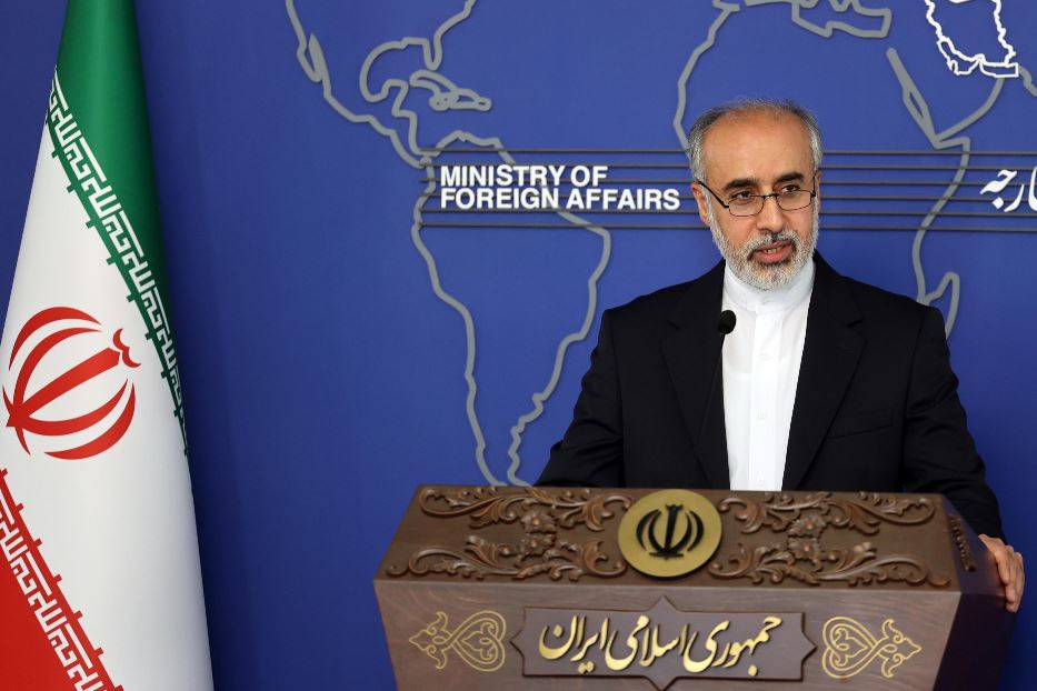 Il portavoce del ministero degli Esteri iraniani, Nasser Kanani, in conferenza stampa a Teheran