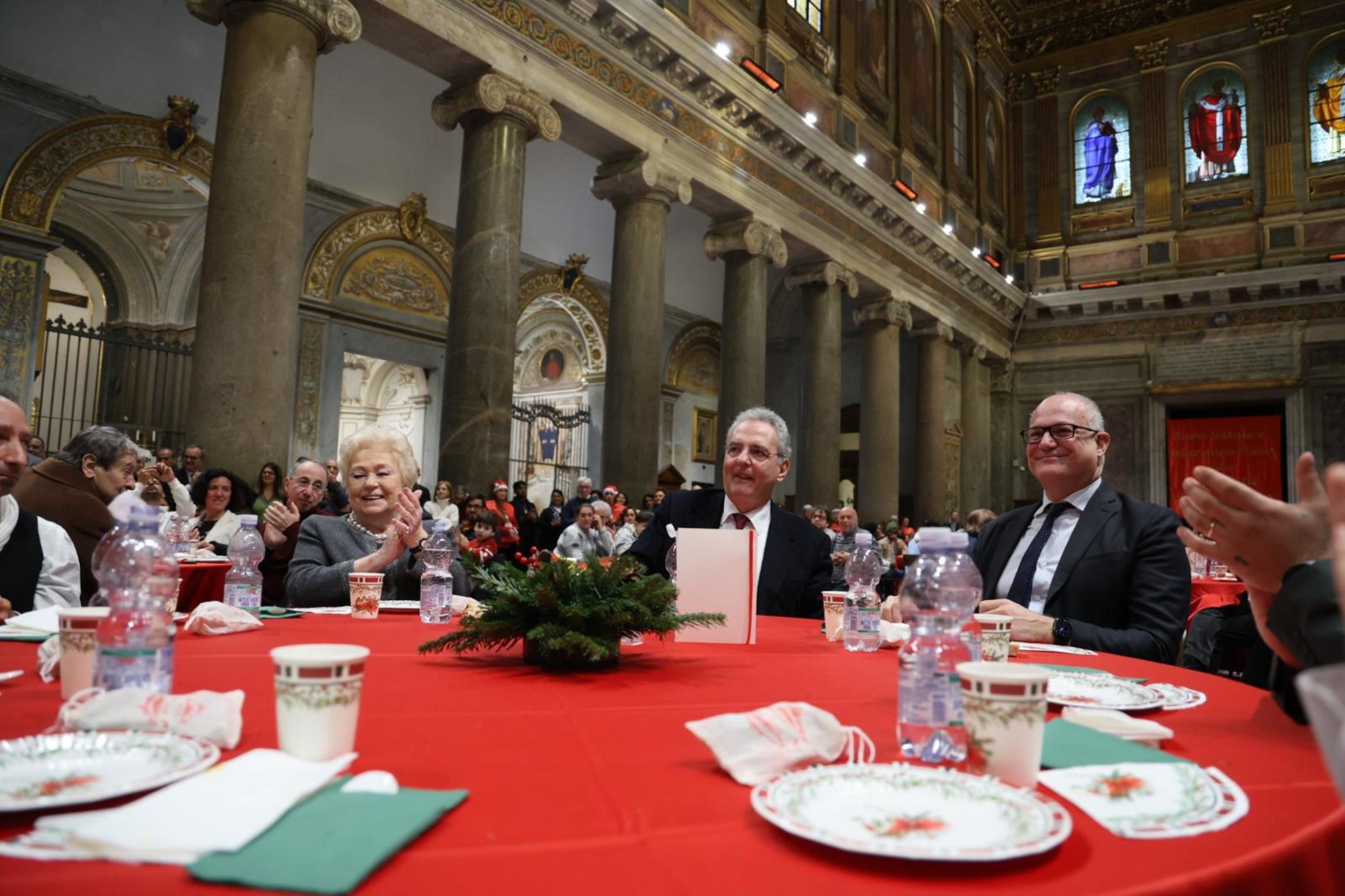 Marco Impagliazzo e Roberto Gualtieri al pranzo di Natale di Santa Maria in Trastevere