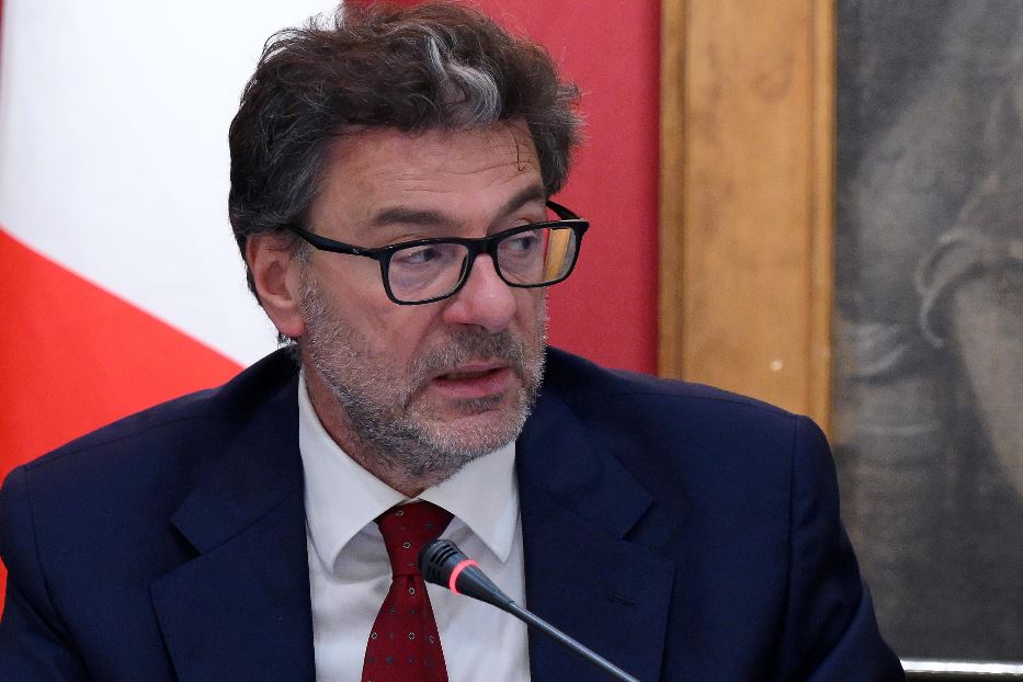 Giorgetti cerca risorse per i figli. L'ipotesi: «Col bonus casa, su l'Imu»