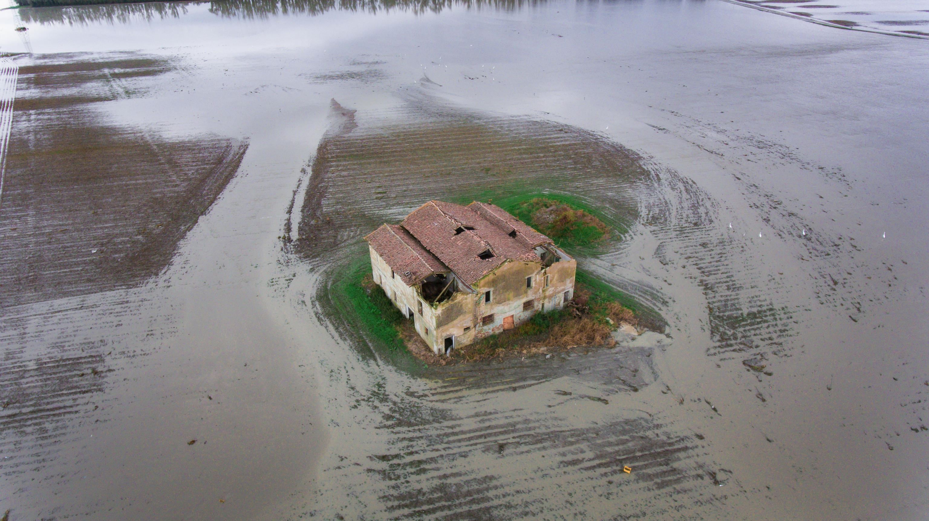 Un morto e tremila sfollati, l'Emilia Romagna devastata dalle piogge