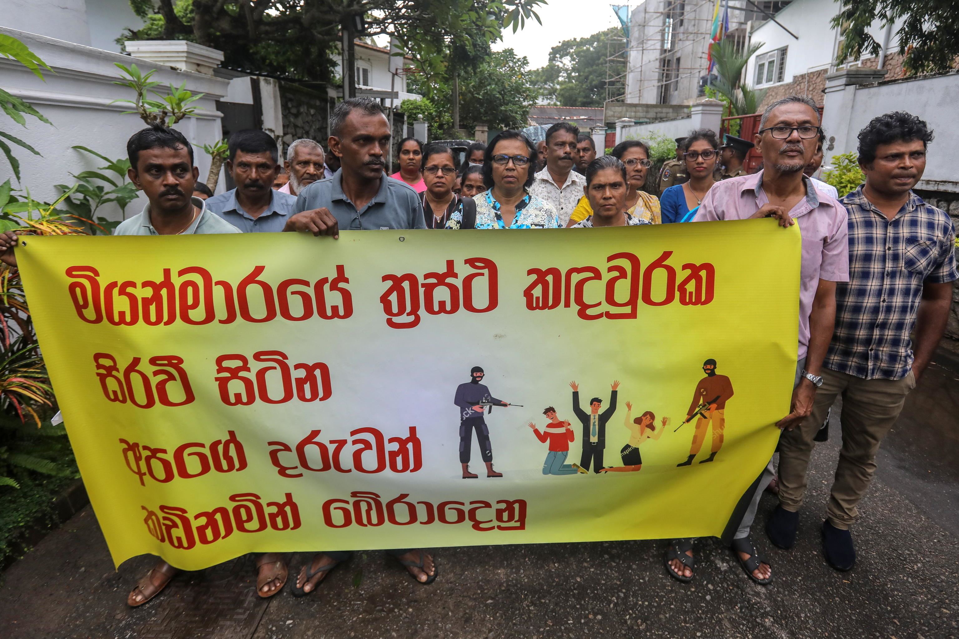 Protesta a Colombo in Sri Lanka dei profughi dal Myanmar