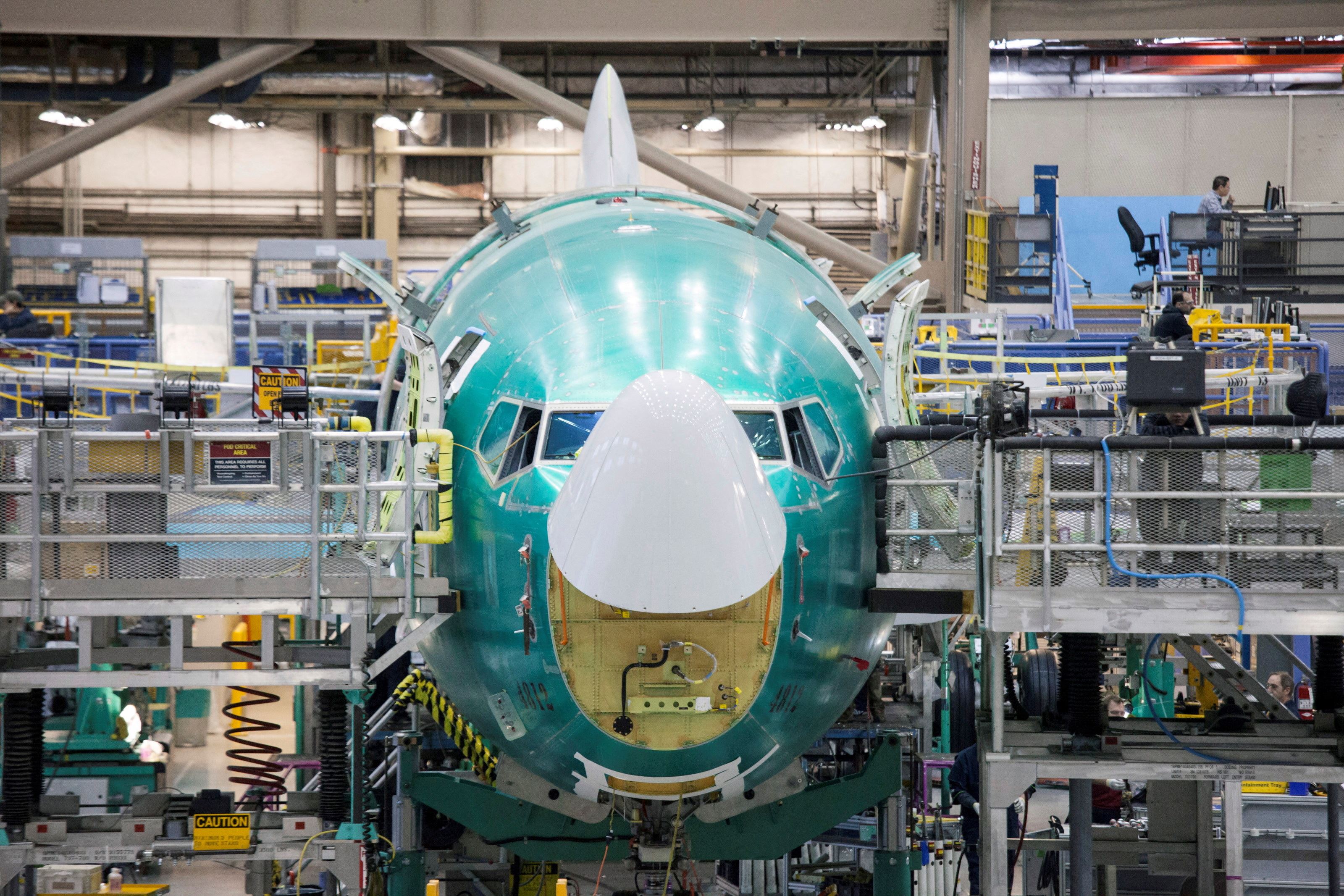 La produzione di un Boeing 737 a Renton, negli Usa