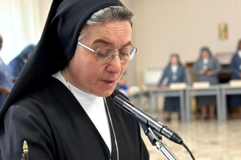 Il momento del giuramento della neo eletta superiora generale madre Eleonora Francesca Alongi