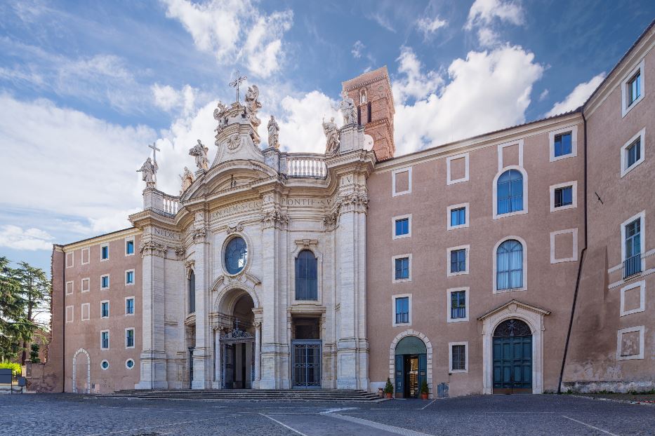 Con Elena e le reliquie della Croce Gerusalemme trova casa a Roma