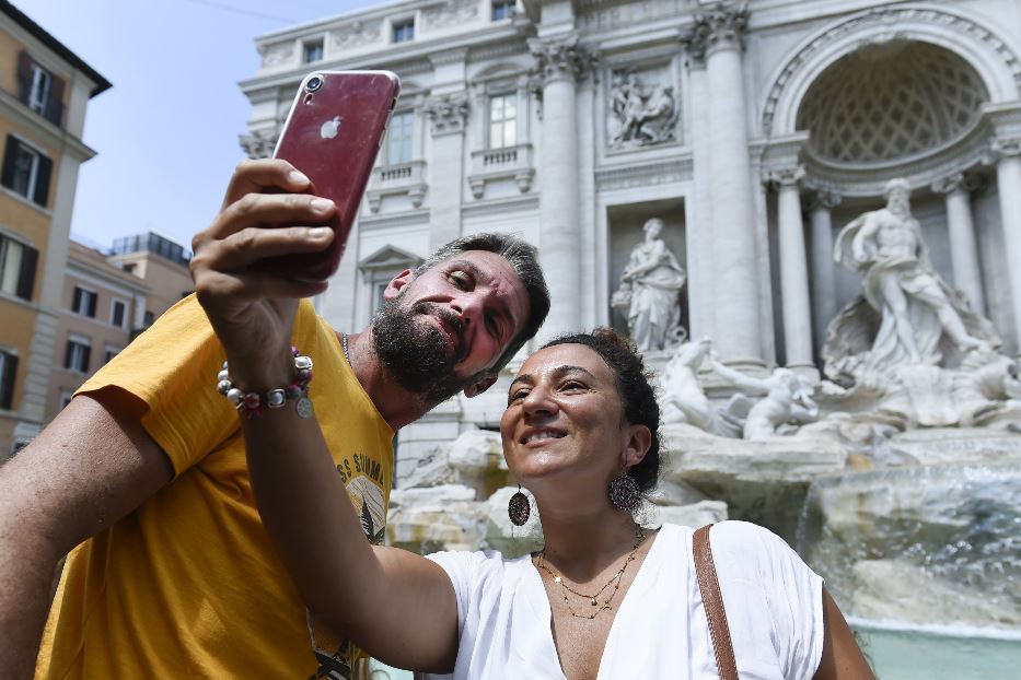 Arriva la stretta sugli affitti brevi, ma i Comuni vogliono più limiti