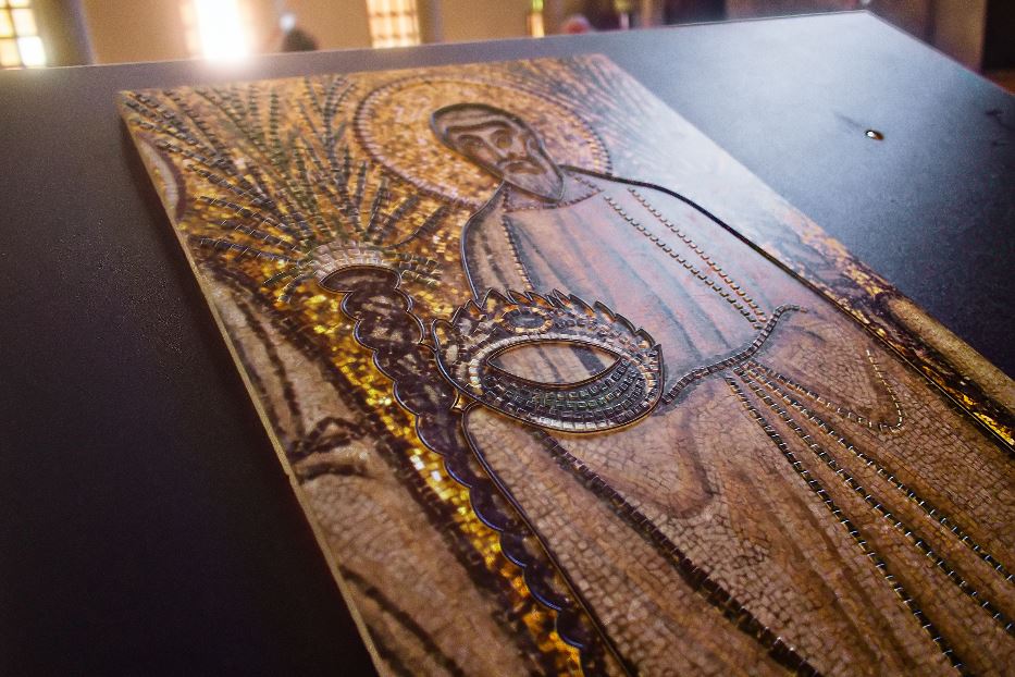 Uno dei pannelli sensoriali che riproducono i mosaici della basilica Sant'Apollinare Nuovo