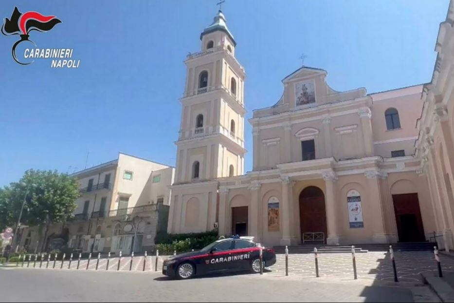 Il Santuario di Sant'Antonio ad Afragola nell'immagine diffusa dai carabinieri di Napoli