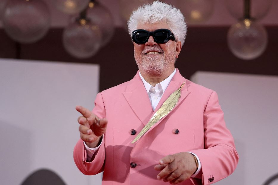 Il regista spagnolo Pedro Almodovar sul "red carpet" della Mostra del Cinema di Venezia