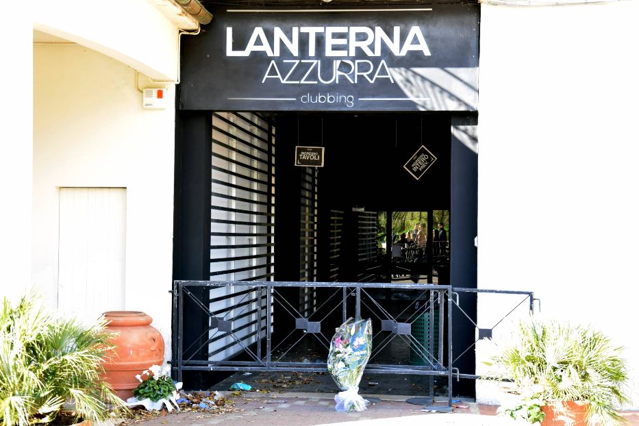 L'ingresso della discoteca Lanterna Azzurra di Corinaldo, in cui nel 2018 morirono 6 persone