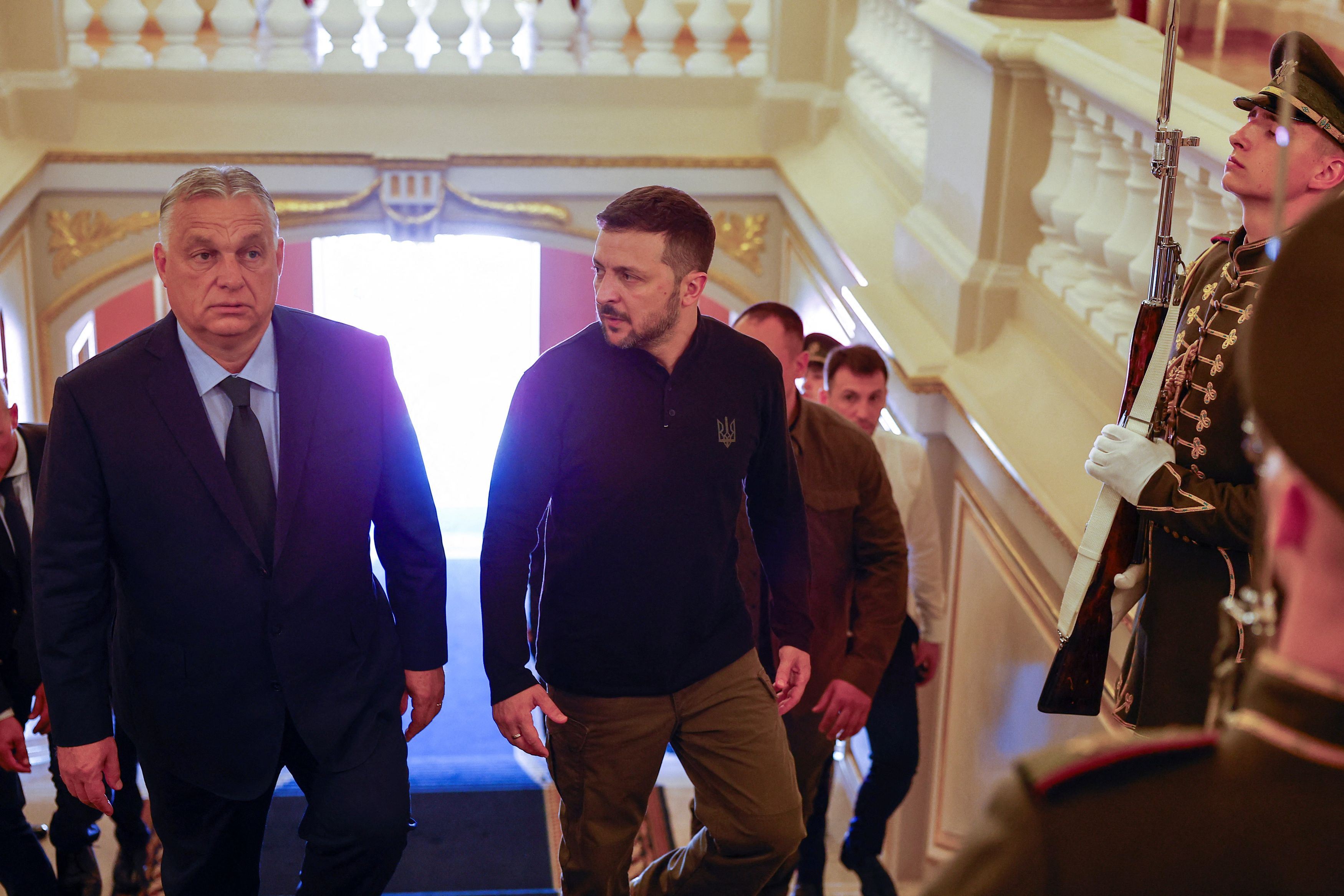 Orbán esorta Zelensky alla tregua con Putin, ma l'ucraino tira diritto