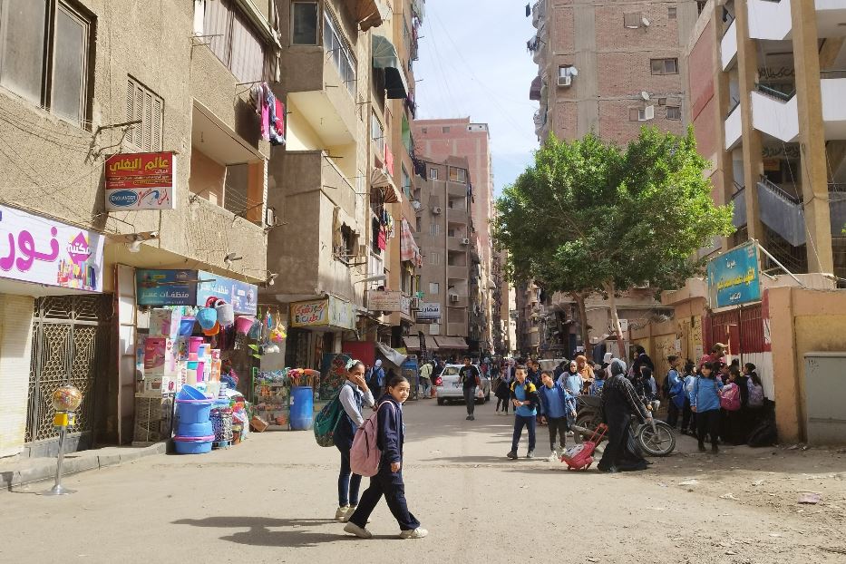 Una strada di El Matarya, distretto settentrionale del Cairo, fuori dalla casa di una famiglia evacuata da Gaza