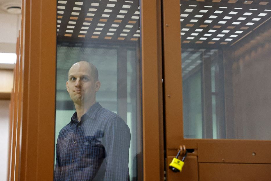 La Russia ha condannato a 16 anni di carcere un giornalista americano