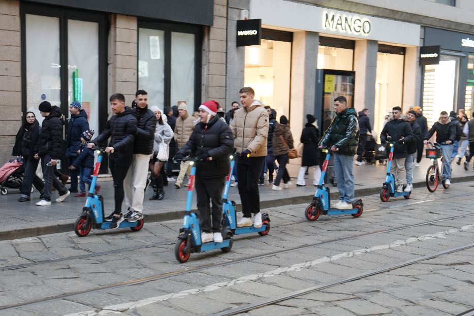 Nonostante i ripetuti flop, secondo gli analisti la tendenza della “sharing mobility” continuerà a crescere nei prossimi anni Milano