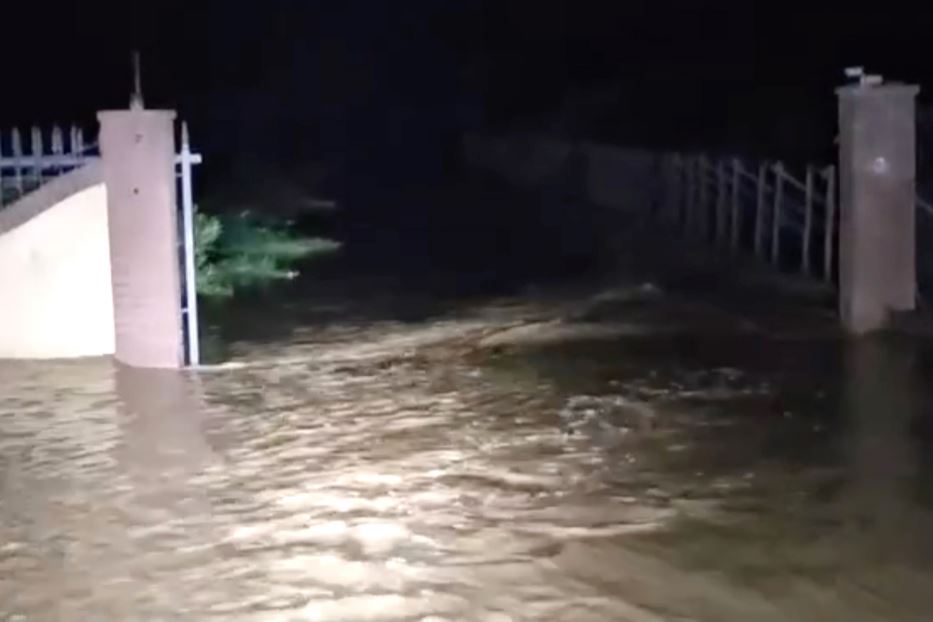 La piena del torrente Sterza a Montecatini val di Cecina