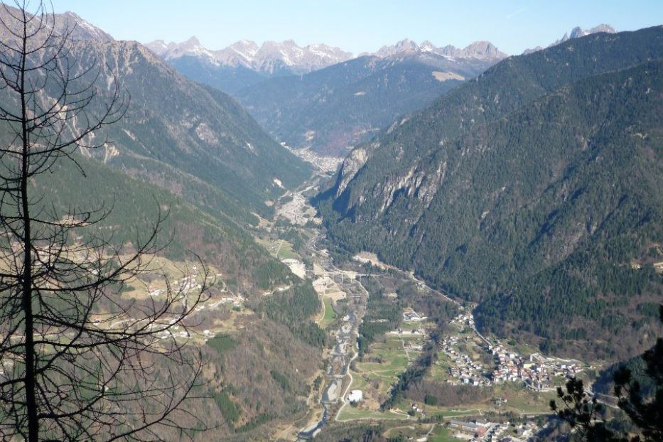 La valle del Vanoi e, sullo sfondo, il Lagorai