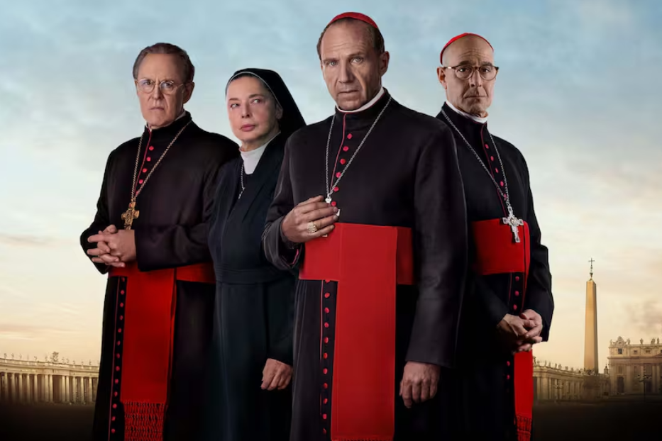 Il Conclave visto come un thriller diventa un’involontaria parodia