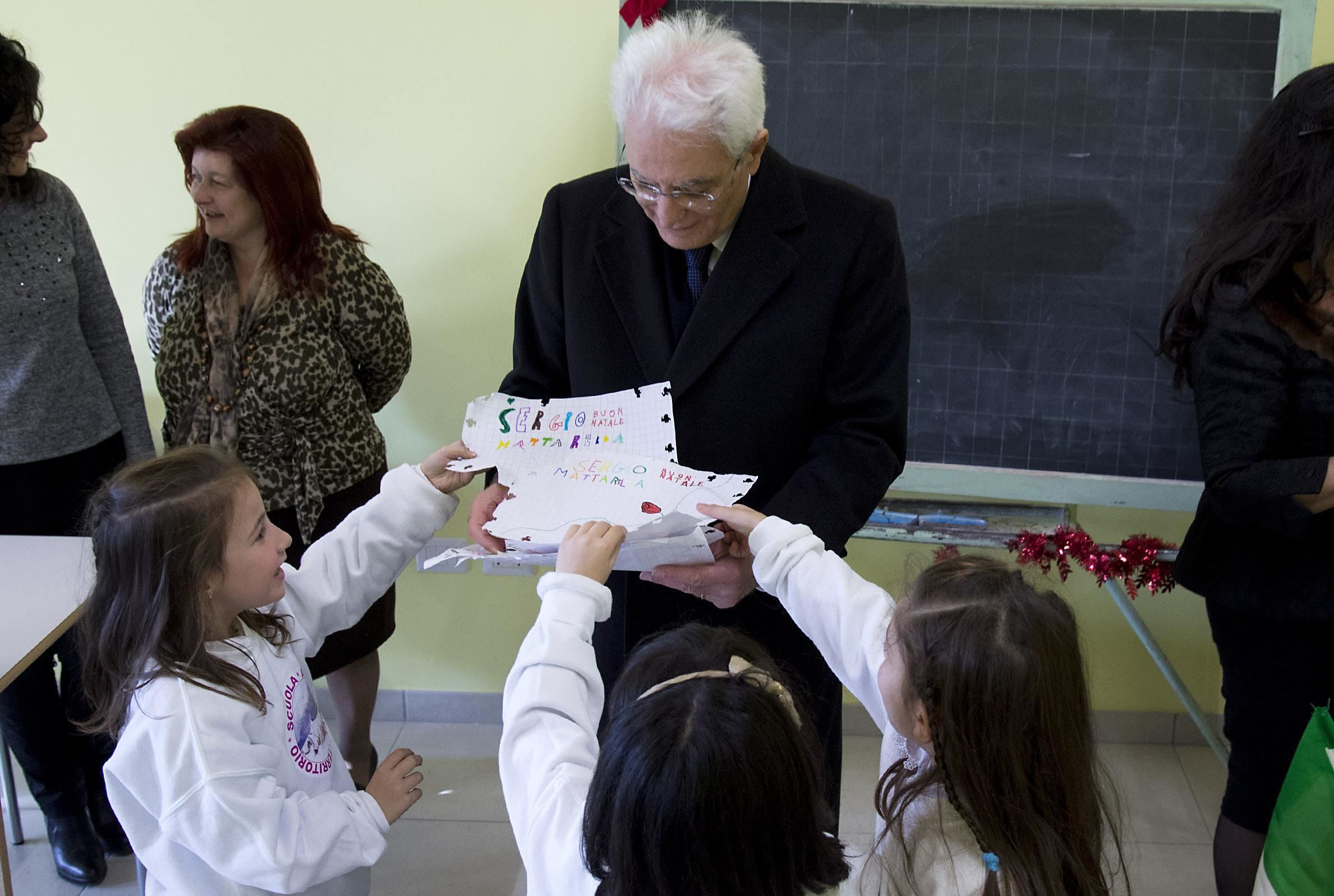 Mattarella: «Dobbiamo proteggere i bambini da guerre e abusi»