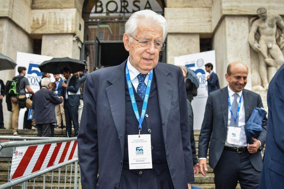 Monti: «Europeisti e populisti, stesse colpe. No al premierato, spacca l'Italia»