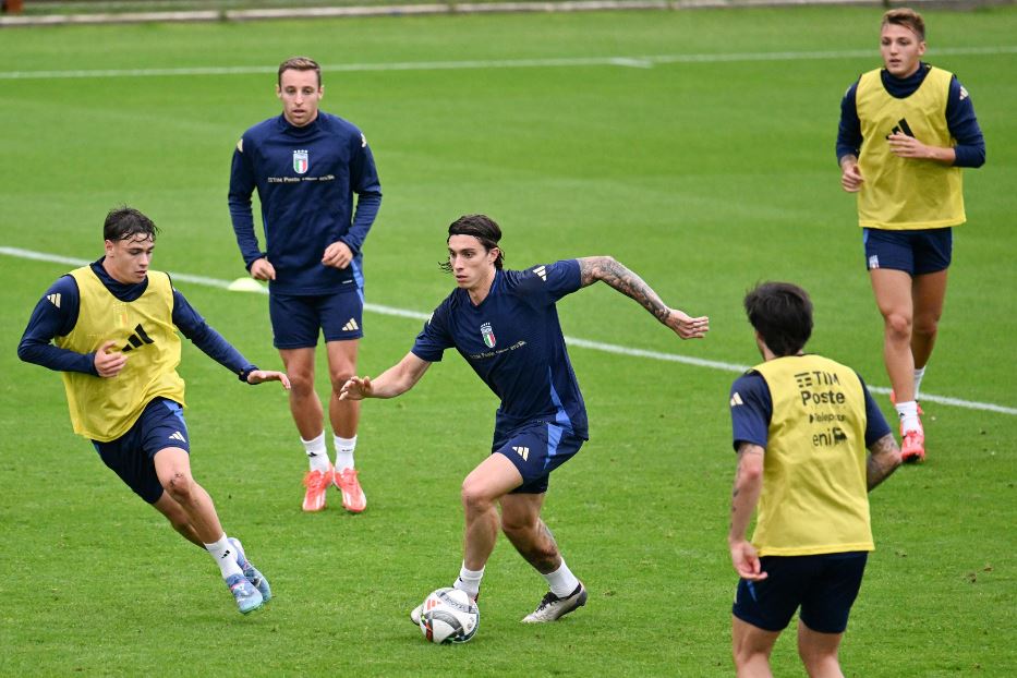 Gli azzurri in allenamento a Coverciano verso Italia-Israele di Udine