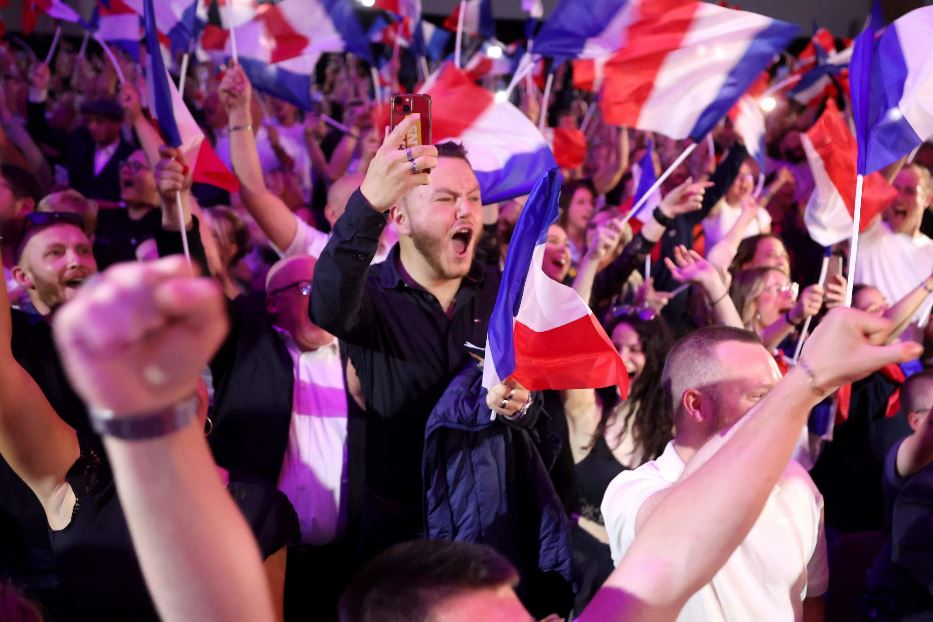 La scommessa persa di Macron e i 4 passi che hanno sconvolto la Francia