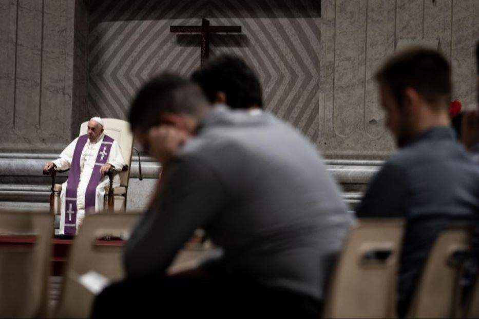 Un momento della Veglia in San Pietro