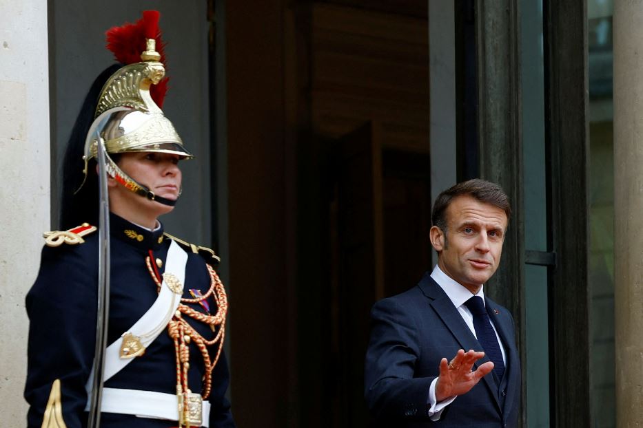 Macron non si ferma: riparte la legge sull’«aiuto a morire»