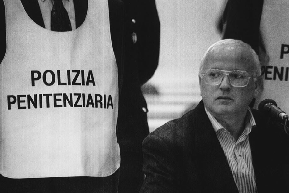 La vedova di Cutolo e l'amore. Ma no, da lui abbiamo ricevuto solo male