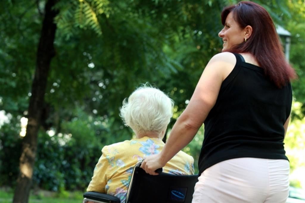 Le famiglie italiane hanno sempre più bisogno di badanti